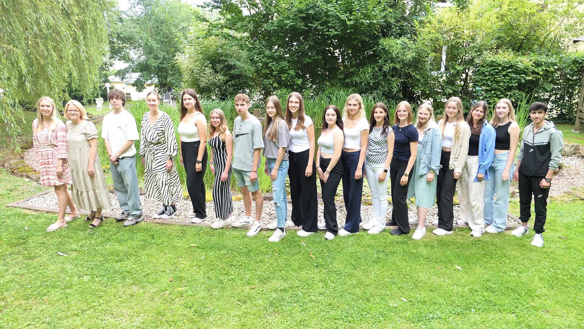Neue Azubis und dual Studierende starten bei Heiligenfeld